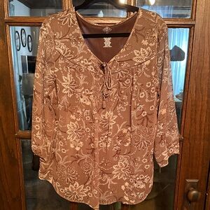 St.‎ John's Bay Taupe Floral Blouse